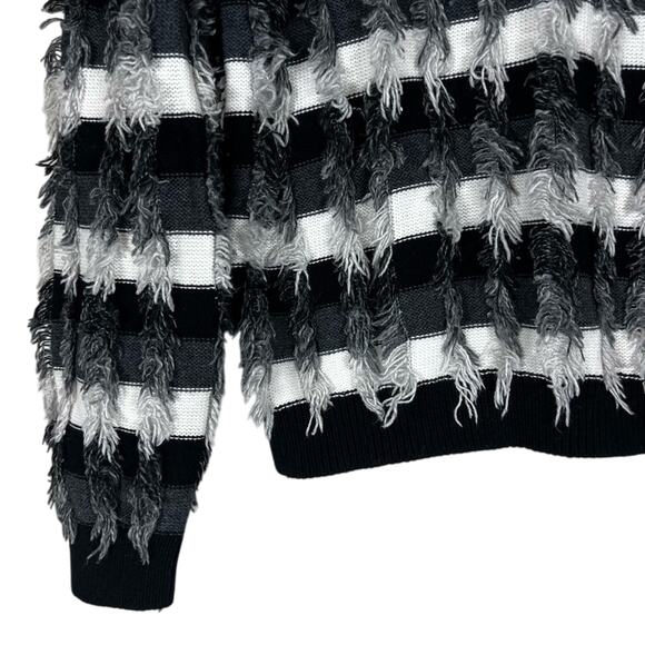 Vince Camuto Fuzzy Sweater Womens M Black White Textured Striped 90s Retro Y2K - Picture 4 of 7